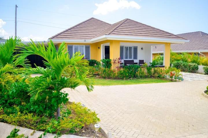 Villa @ The Palms - Ocho Rios Richmond ภายนอก รูปภาพ